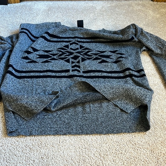 Gap Brooklyn Aztec Print Heathered Gray Sweater  Size Large - Picture 9 of 9